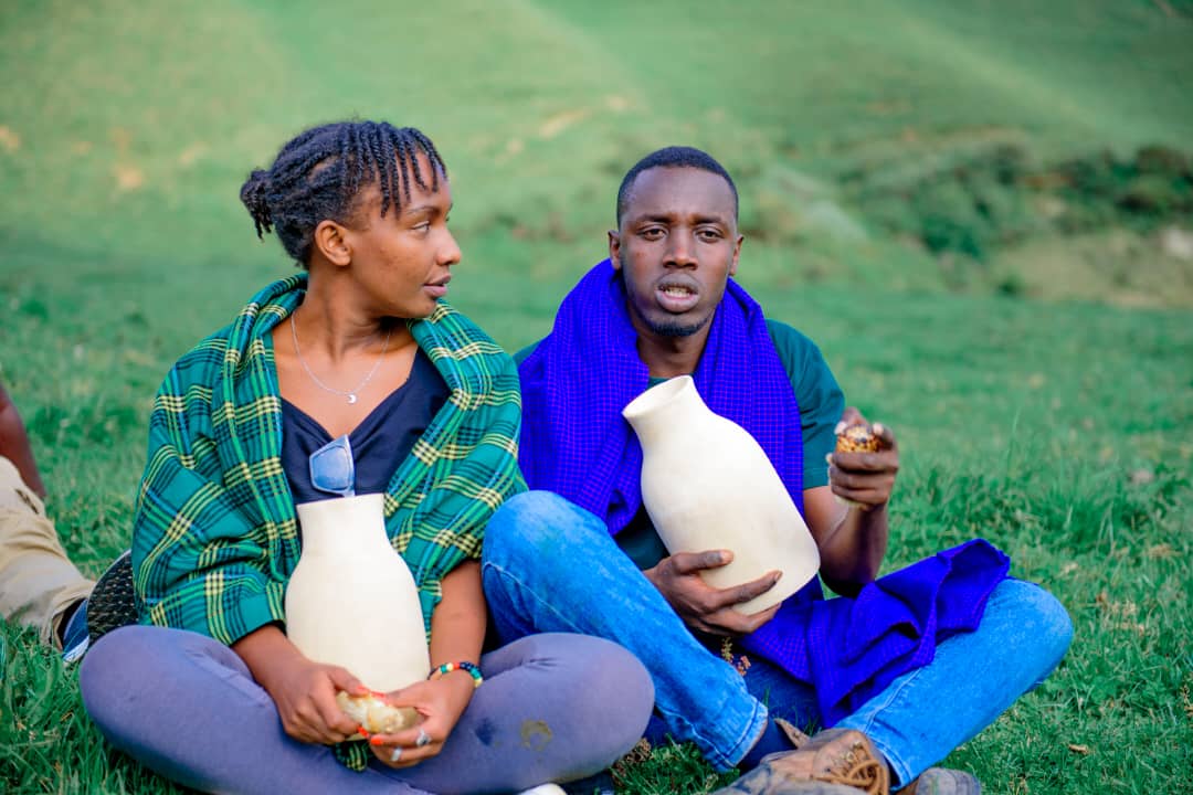 Drinking milk in tradition Cans of RWANDA